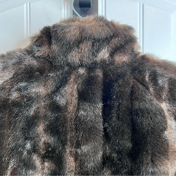 Bill Blass Absolutely Stunning Dark Brown Teddy Jacket. Size Large. - Picture 5 of 15